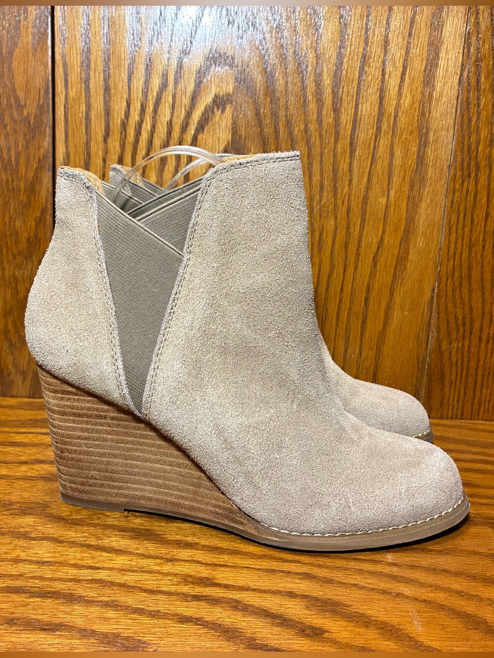 Lucky Brand Taupe Suede Chelsea Wedge Heel Ankle Boots Women’s 7.5
